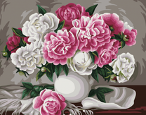 Букет пионов в белой вазе