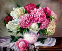 Пышный букет весенних пионов