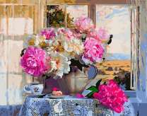 Пушистые пионы в кувшине