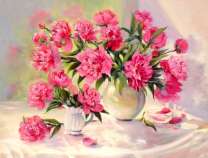 Пионы в вазе и кувшинчике