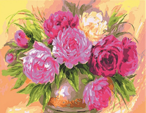 Пионы в позолоченной вазе