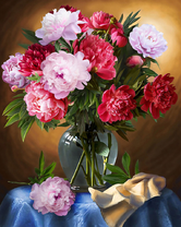 Букет пионов на синей скатерти