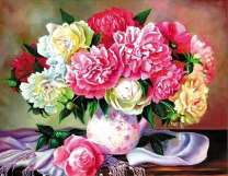 Розовый кувшинчик с букетом пионов